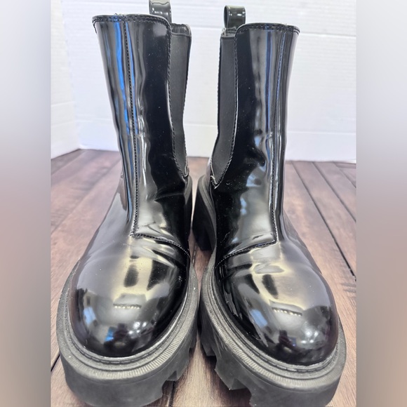 Forever 21 Black Patent Leather Chunky Pull On Boots Women 7 Wimsygoth Platform - Picture 6 of 10